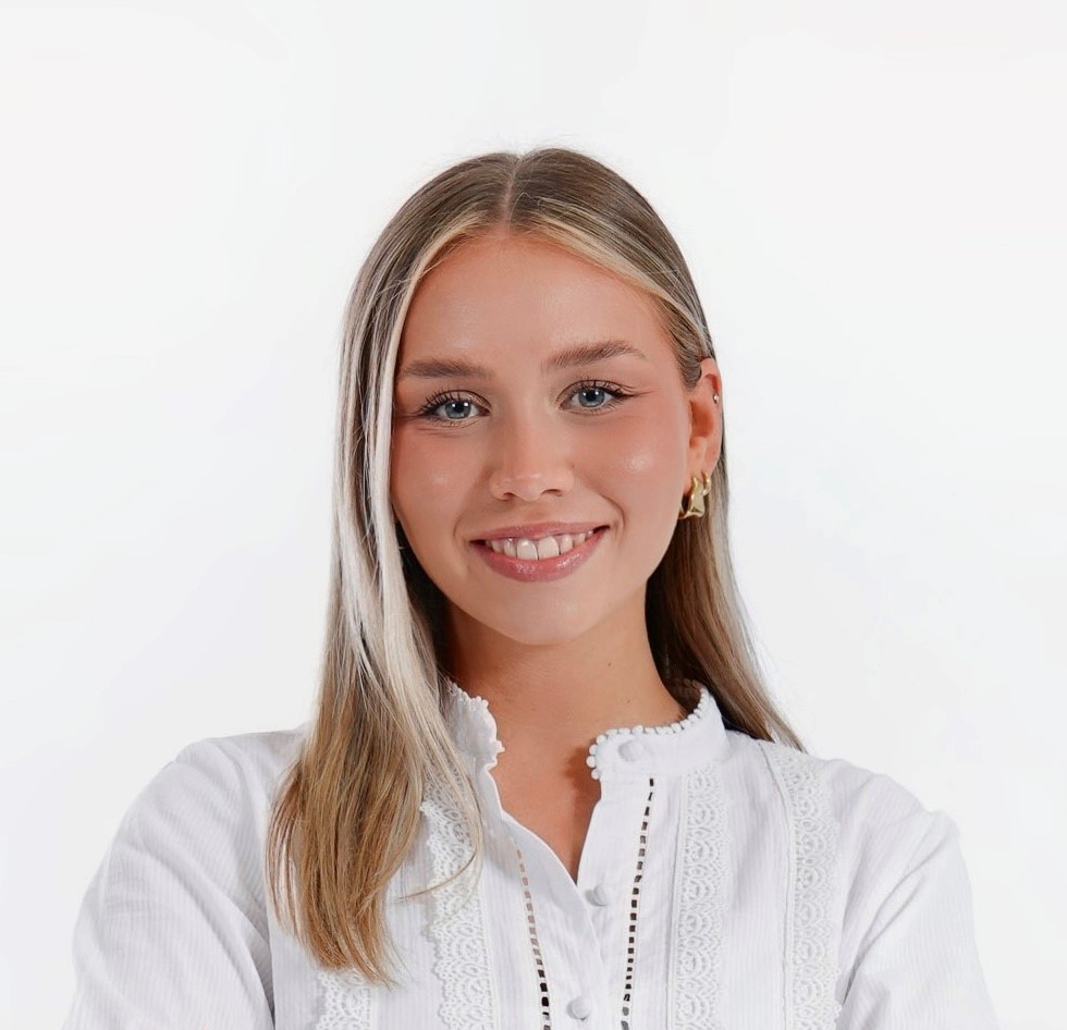 Frau Sandrine Ruehle