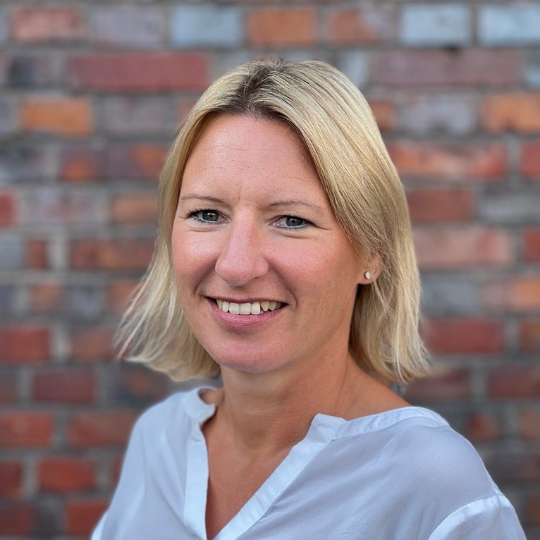 Frau Jessica Bucher
